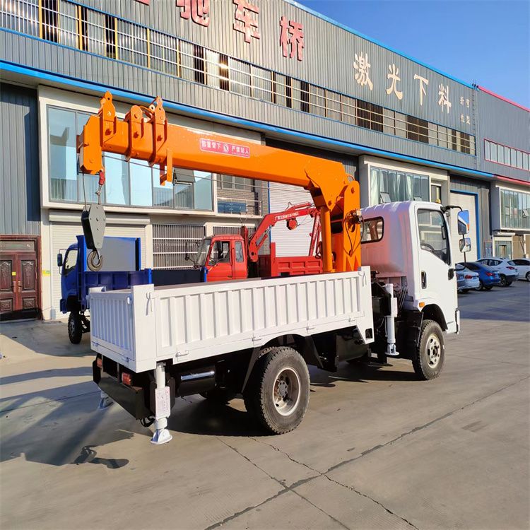 南岗区三轮随车吊定制 农用改装机自备吊中瑞长期出售